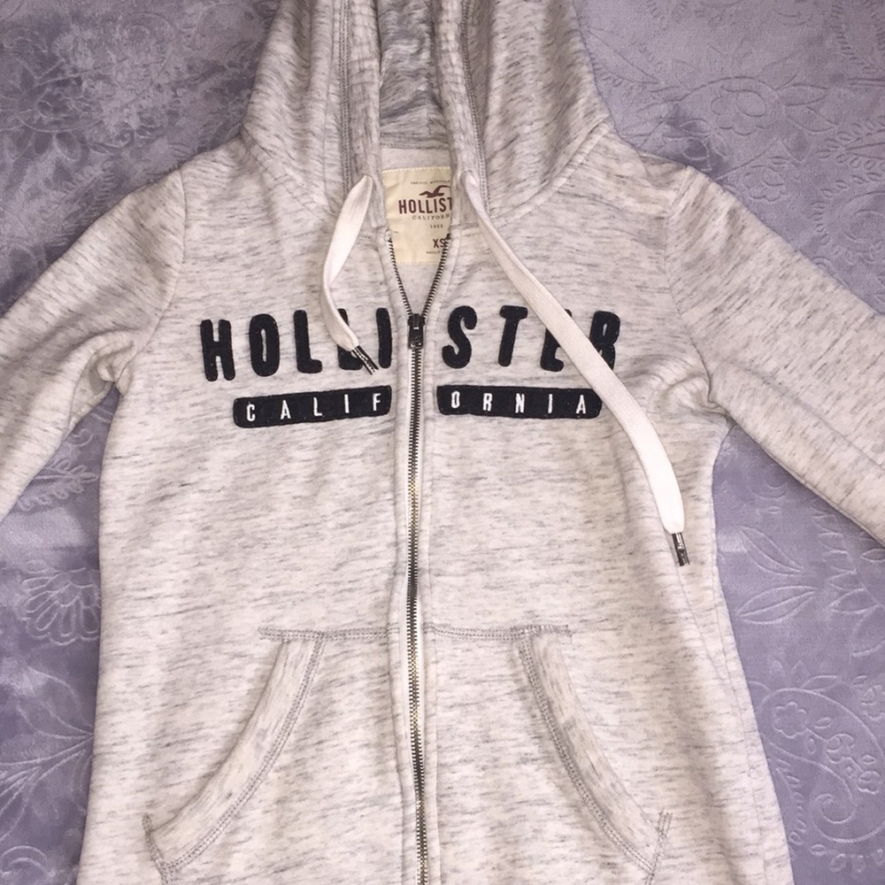 Xs Hollister grey sweater (fits like a small)